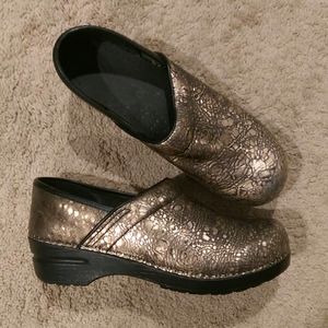 Sanita Dansko metallic gold marbled clogs NEW